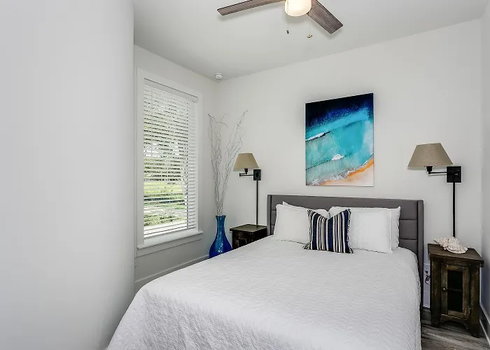 Downtown Townhome - Clubb St *