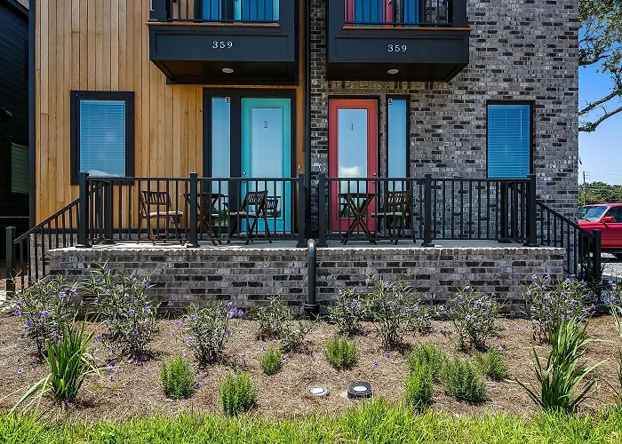 Downtown Townhome - Clubb St *